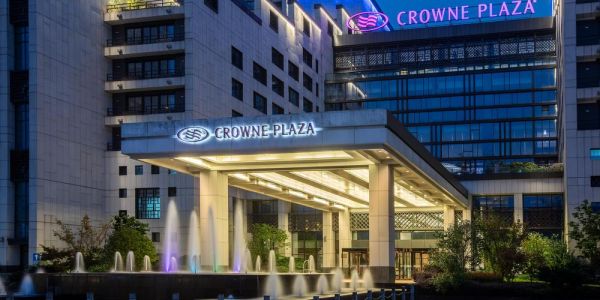 crowne plaza是哪国的？北京香港皇冠假日酒店